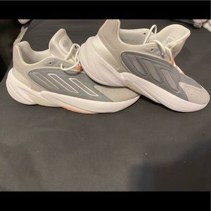 Adidas Ozelia Sneakers